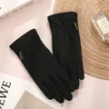 Women's black thermal touchscreen gloves with fashion label and elastic wave cuffs - One Size / Women's Black Label Black