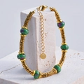 Pulsera para mujer con cuentas de piedra natural verde y acero inoxidable dorado - Rubí en Zoisita