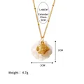 Collier coquillage doré avec pendentif en nacre blanche et petit détail de poisson - Poisson de mer