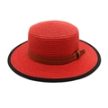 Cappello di paglia rosso stile inglese con bordo nero e cinturino in pelle marrone - M (56-58cm) / Rosso