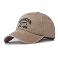 Détail de la casquette baseball vintage kaki avec broderie Brooklyn EST.1631 de près - Kaki