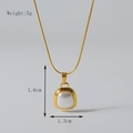 Collana in acciaio al titanio dorato con pendente quadrato bianco, 1.6 cm per 1.3 cm - Bianco