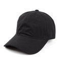 Dettaglio delle cuciture rinforzate e della trama in cotone di un cappellino da baseball nero - Regolabile / Nero