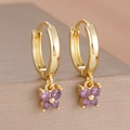 Détail de créoles plaquées or 18k avec pendentifs fleurs en pierres violettes - Boucles d'oreilles pendantes papillon (Y27359) / Ensemble deux pièces / Or-Violet Profond