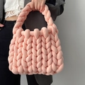 Rosa handgestrickte Handtasche aus grobem Garn mit dicker Zopfstruktur und Griff - Material-Set / Kirschblütenrosa