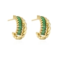 Detalle de pendientes en C bañados en oro de 18K con circonitas verdes rectangulares - Dorado/Circonita Verde