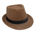 Détail du tressage en paille de papier respirante et du ruban noir sur un chapeau fedora - café