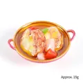 Miniatur-Lebensmittelmodell mit chinesischem Pfannengericht in roségoldenem Topf - Durchmesser 5.5cm / Jakobsmuschel