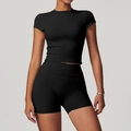 Completo yoga nero due pezzi con top corto a maniche corte e pantaloncini a vita alta fitness - Taglia S / Top E Pantaloni / Maniche Corte + Pantaloncini / Nero premium