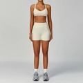 Gerecyclede dames yogaset, crèmewitte sport-bh met V-hals en korte high-waist sportbroek - L / Bh+Shorts-Crème Abrikoos