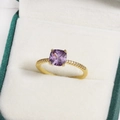 Close-up of elegant gold ring featuring a square purple gemstone and zircon accents - Square Purple Gemstone Four-Prong Setting Style (金色10)