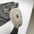 Weiße Gothic Handtasche mit Totenkopf, silbernen Nieten und Lederstruktur für Damen - Skelett Weiß