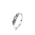 S925 Sterling Silber Engelsflügel Ring mit rundem Kristall auf weißem Hintergrund - US-Größe 5 / 925er Silber