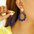 Orecchini a perno martellati dorati con pendenti a cerchio in perline blu da donna - Blu