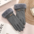 Women's warm winter touchscreen gloves in grey with stylish faux fur cuffs and metal tag - Short Fur Gold Label / Gray