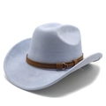 Détail d'un chapeau de cowboy en daim bleu clair avec ceinture brune et anneaux argentés - M(56-59CM) / Bleu Clair (Daim)