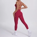 Ensemble de yoga rouge foncé avec brassière à fines brides et legging taille haute - Carmin