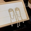 Eleganti orecchini pendenti in argento S925 dorati con lunghe nappe e perle bianche - Frangia di Perla Grande in Strass Oro (E0303)