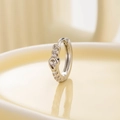Orecchino a cerchio a doppia fila in argento con diamanti e gemma centrale a forma di cuore - Goccia Argento (Pezzo Singolo)
