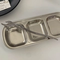 Minimalist feather shaped metal fruit fork and stainless steel three compartment plate set - Wing Gun Black