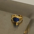 Vintage golden open ring with oval blue lapis lazuli stone on textured surface - Adjustable Open / Gold(J3791)