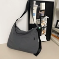 Sac bandoulière minimaliste en nylon gris avec large sangle et grande capacité de rangement - Gris