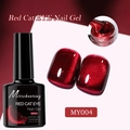 Primer plano de esmalte de uñas gel ojo de gato rojo oscuro con acabado de alto brillo - Carmesí Ojo de Gato MY04
