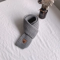 Sciarpa in maglia grigia per bambini con toppa a orsetto in pelle per il caldo invernale - Grigio