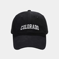Dettaglio del ricamo 3D Colorado su cappello da baseball in cotone nero spazzolato - Regolabile / Nero
