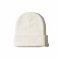 Klassieke crème witte gebreide muts met omgeslagen rand van warm effen kleur garen - Eén maat / Wit