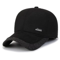 Berretto da baseball invernale da uomo nero e grigio con paraorecchie e targhetta in metallo - Etichetta con Lettera Nero