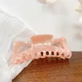 Übergroße Haarklammer aus rosa marmoriertem Acetat mit hohlem geometrischem Design - 13cm / Pfirsichrosa 13CM