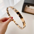 Handheld leopard print tortoiseshell acetate headband with a smooth finish for women - Beige Tortoise Shell