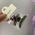 Detail of wine red and olive green jelly hair clips in individual retail packaging - Small Hanger (Wine Red + Grass Green)