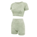 Ensemble de yoga vert sauge avec haut court à manches courtes et short taille haute - Vert clair