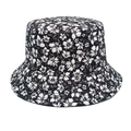 Detailopname van de vissershoed met witte bloemenprint op zwarte katoenen stoffen achtergrond - M (56-58cm) / Stijl 1 / Zwart-wit Print