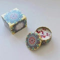 Soy wax scented candle in colorful mandala tin with dried red flower petals and gift box - White Peach Oolong (Tin)
