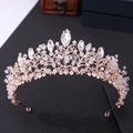 Dettaglio della corona nuziale fatta a mano con perle di cristallo e strass in lega oro rosa - Oro Rosa con Strass Bianchi (Fatto a Mano)