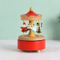 Rote und goldene hölzerne Weihnachts-Karussell-Spieluhr mit Weihnachtsmann-Figuren - Hebe-Engel-Stil / Weihnachtsrot (Rosa Etikett)