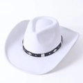 Chapeau de cowboy blanc en feutre avec bande en cuir noir et rivets pour hommes et femmes - M (56-58cm) / Blanc
