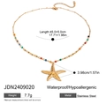 Détail du collier en acier doré avec perles colorées et pendentif étoile de mer - Collier Pendentif Étoile de Mer Perles Colorées (JDN2409020)