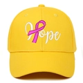 Détail de casquette de baseball jaune avec broderie Hope et symbole de ruban rose - Jaune