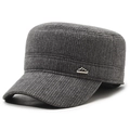 Gorra militar gris de lana para hombre con orejeras y detalle de insignia de montaña - Gris