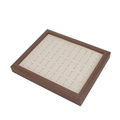 Vassoio portagioielli in noce con fessure in velluto beige per anelli e orecchini - Cornice in noce con interno beige