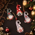 Set creativo di decorazioni natalizie in legno con quattro gnomi della foresta colorati - Q-J57 (Set da 4)