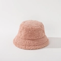 Dettaglio del cappello alla pescatora in peluche rosa con texture in morbido pile caldo - M(56-58cm) / Rosa