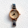 Montre quartz pour femme avec lunette or rose et bracelet extensible en acier argent - Vintage Rose Or Argent Bicolore Chaîne Élastique