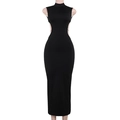 Détail de la robe noire sans manches à col haut avec découpe élégante à la taille - S / Noir