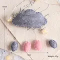 Decorazione a nuvola in feltro grigio fatta a mano con gocce di pioggia e luci a LED - Nuvola-Grigio