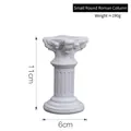 Mini pilier romain blanc en résine avec relief d'ange et rainures verticales classiques - Petite Colonne Romaine Ronde